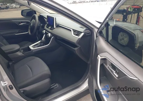 2024 Toyota Rav4 Xle z USA, uszkodzony, nr VIN 2T3W1RFV2RW344310